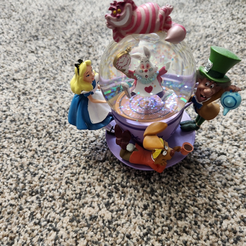 Alice in Wonderland Mini Snow Globe
